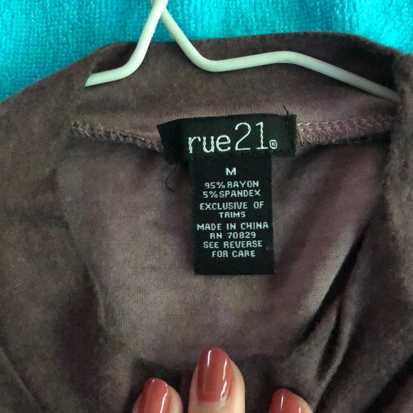 Top - Picture 2 of 2